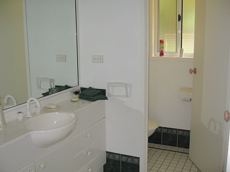 2 Glengowrie Close, Parkes NSW 2870