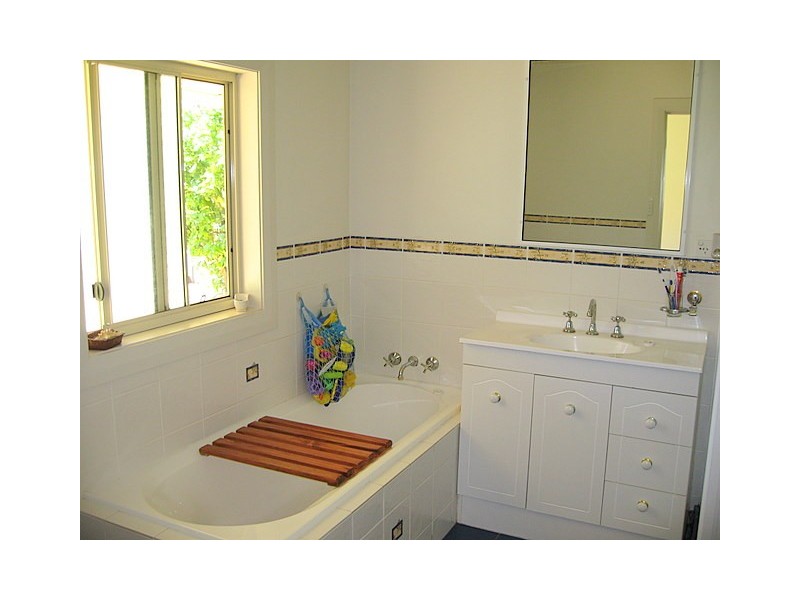 37 Albert Street, Parkes NSW 2870