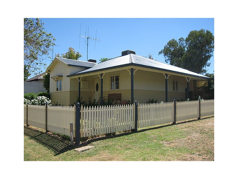 37 Albert Street, Parkes NSW 2870