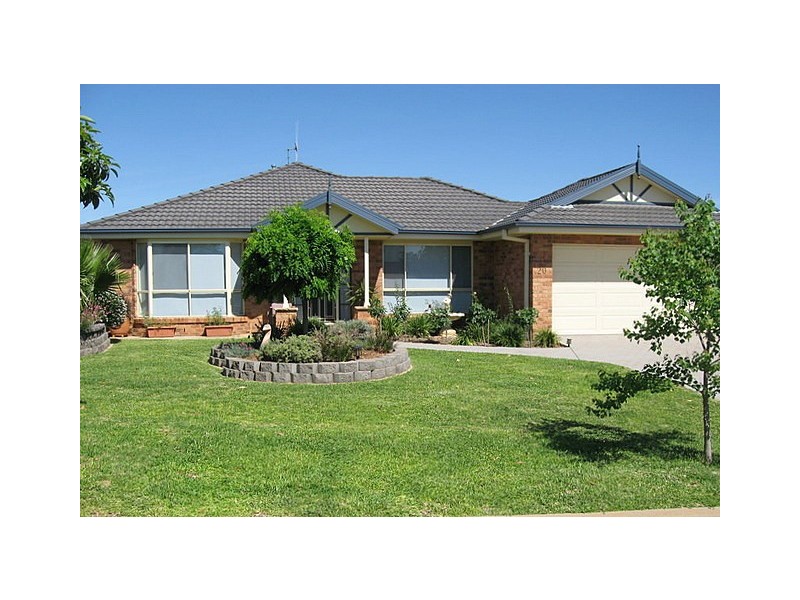 20 Jubilee Street, Parkes NSW 2870