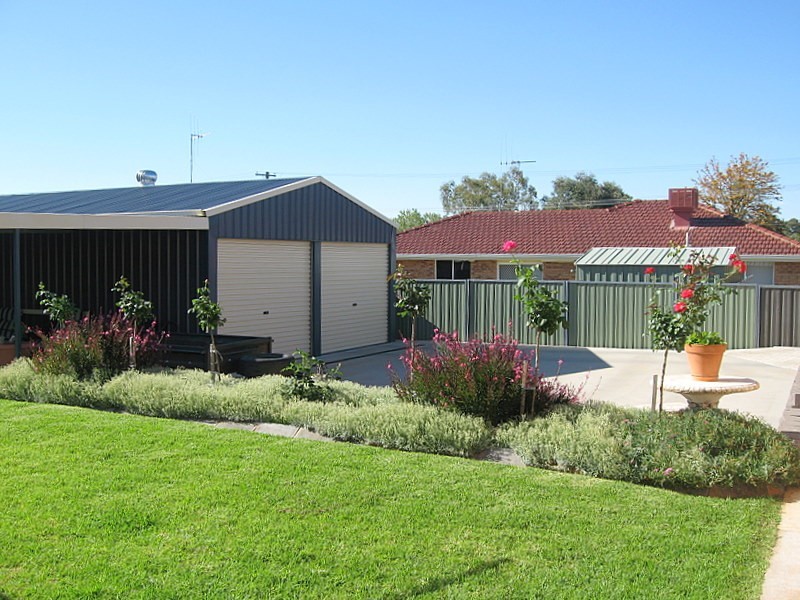20 Jubilee Street, Parkes NSW 2870
