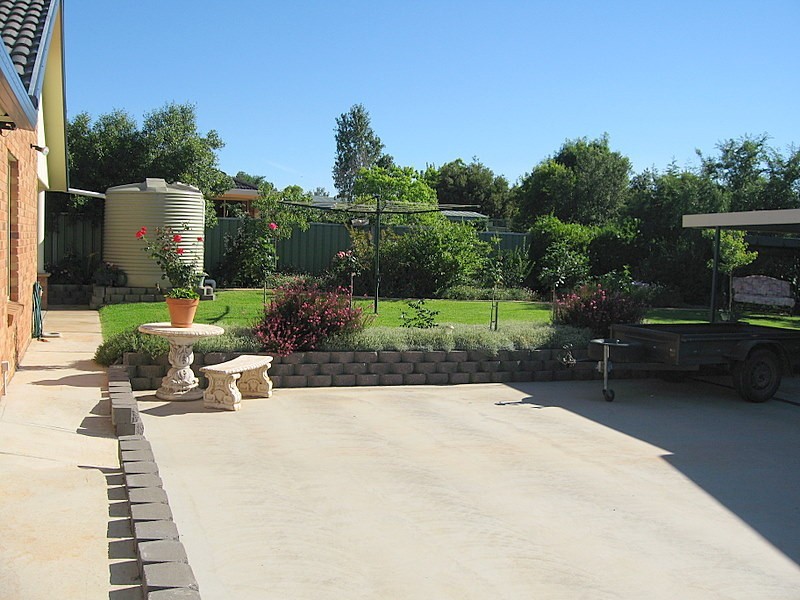 20 Jubilee Street, Parkes NSW 2870