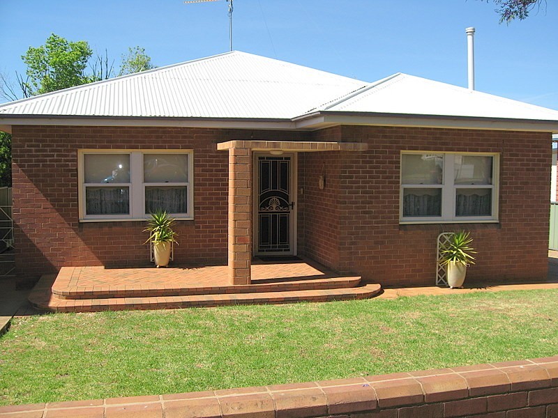 27 Mitchell Street, Parkes NSW 2870