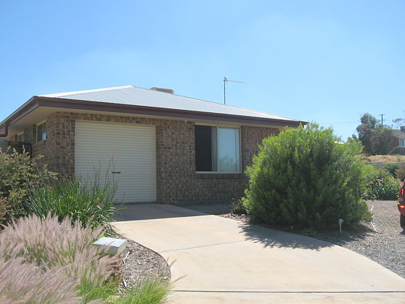 15 Basil Avenue, Parkes NSW 2870