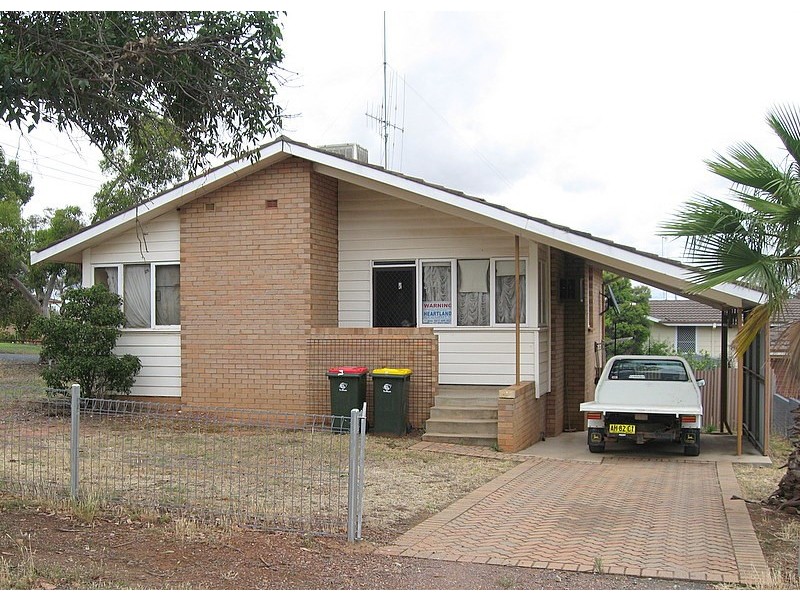 14 Park Street, Parkes NSW 2870