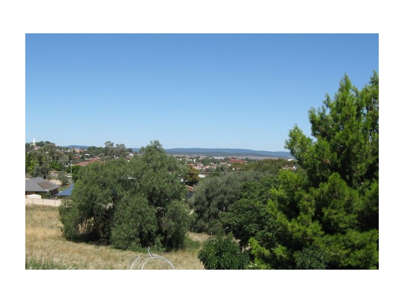 10 Highland Avenue, Parkes NSW 2870