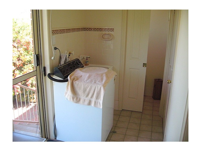 10 Highland Avenue, Parkes NSW 2870