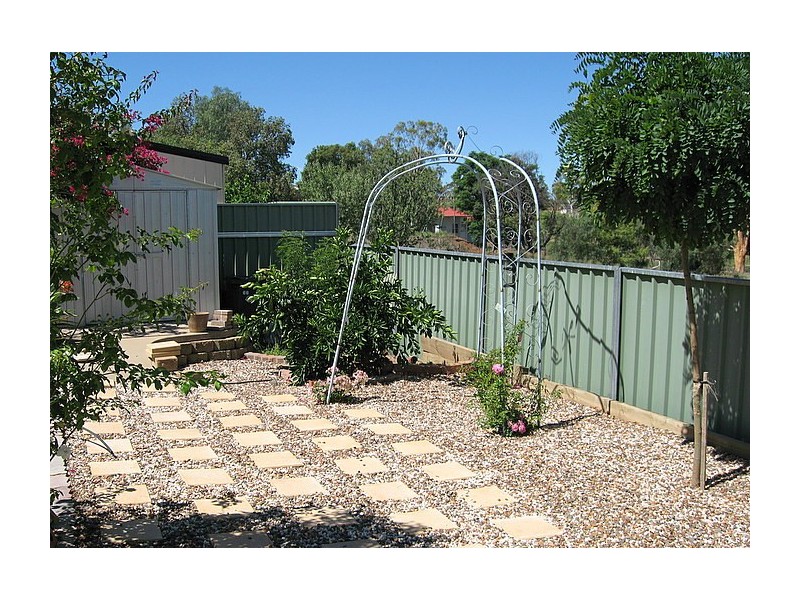 10 Highland Avenue, Parkes NSW 2870