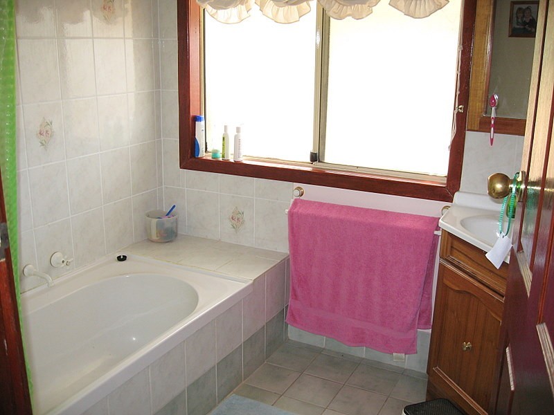 24 Best Street, Parkes NSW 2870