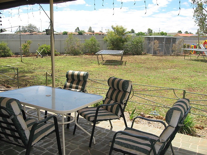 24 Best Street, Parkes NSW 2870