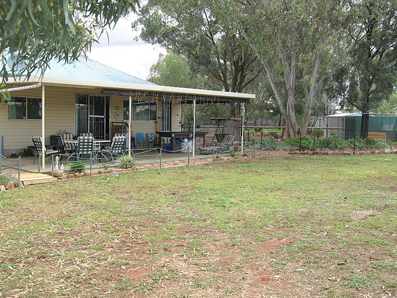 24 Best Street, Parkes NSW 2870