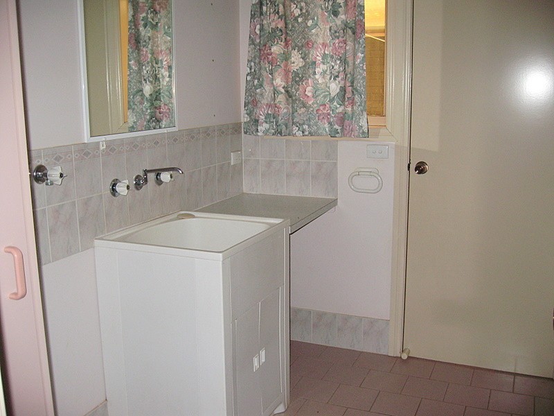 6 Endeavour Place, Parkes NSW 2870