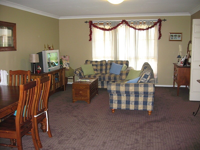 8 Banjo Place, Parkes NSW 2870