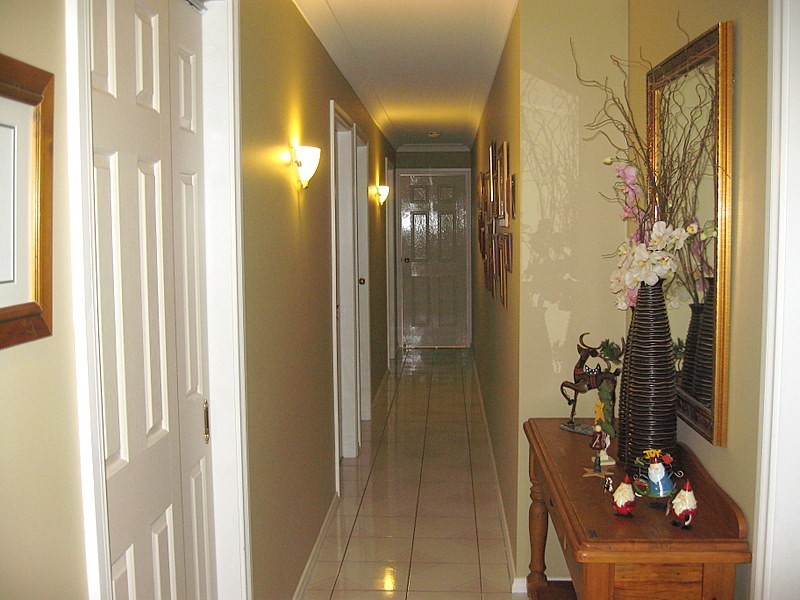 8 Banjo Place, Parkes NSW 2870