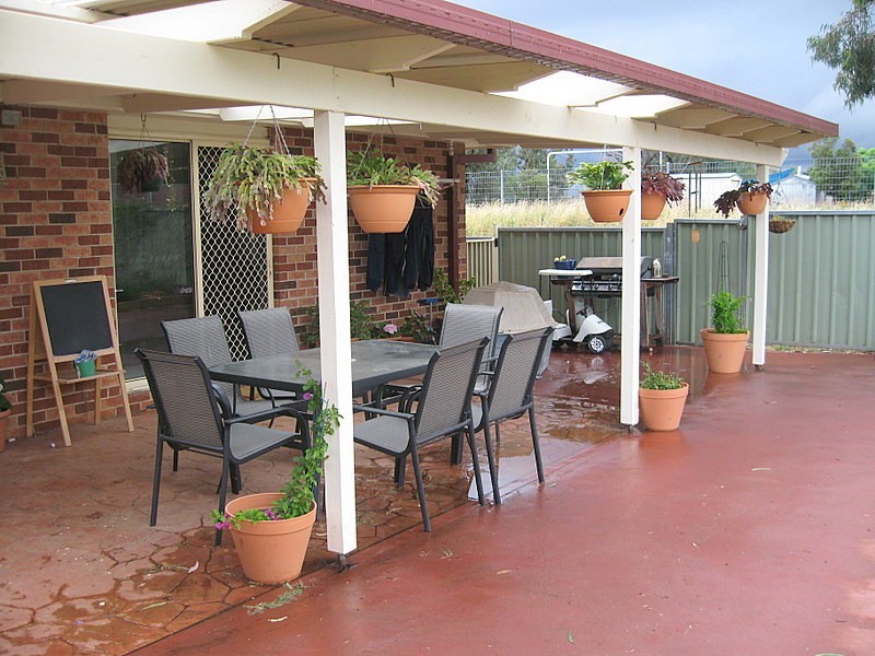 8 Banjo Place, Parkes NSW 2870