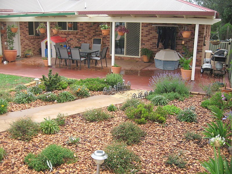 8 Banjo Place, Parkes NSW 2870