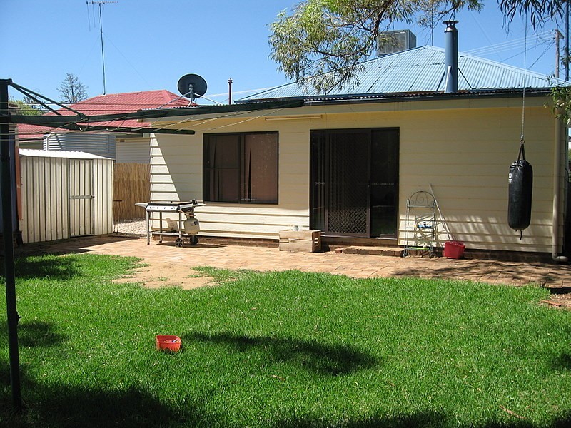 1 Captain Wilson Avenue, Parkes NSW 2870