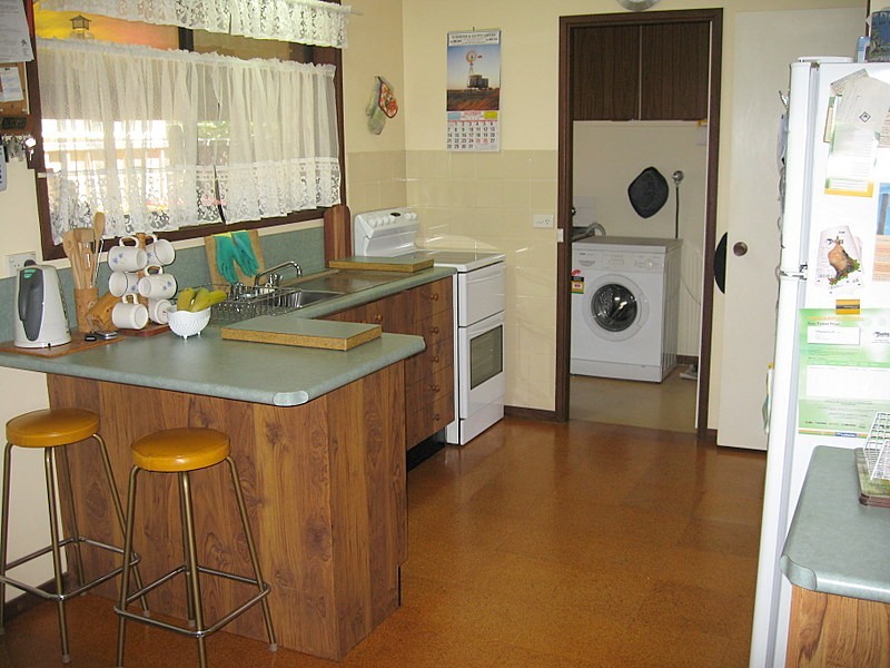 6 Barton Street, Parkes NSW 2870