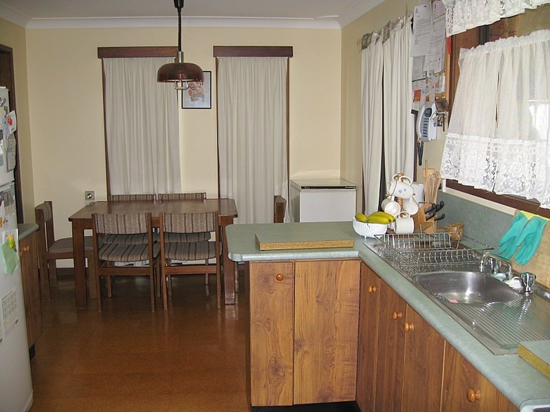 6 Barton Street, Parkes NSW 2870