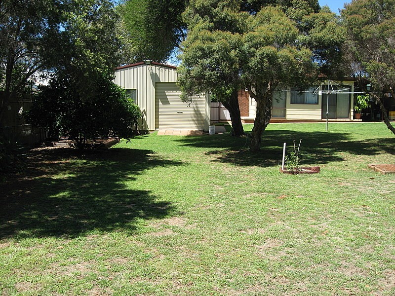 6 Barton Street, Parkes NSW 2870