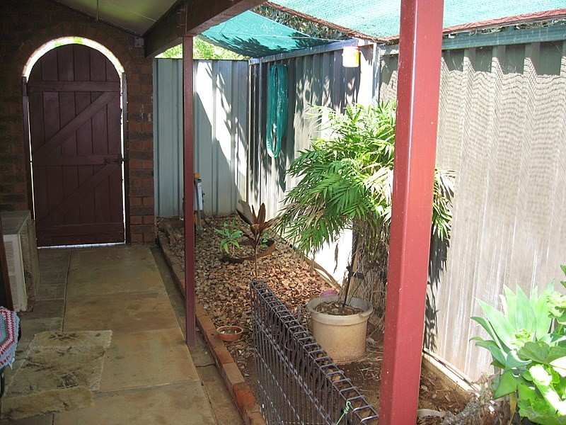 6 Barton Street, Parkes NSW 2870