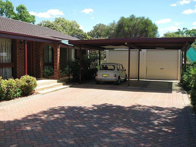 6 Barton Street, Parkes NSW 2870