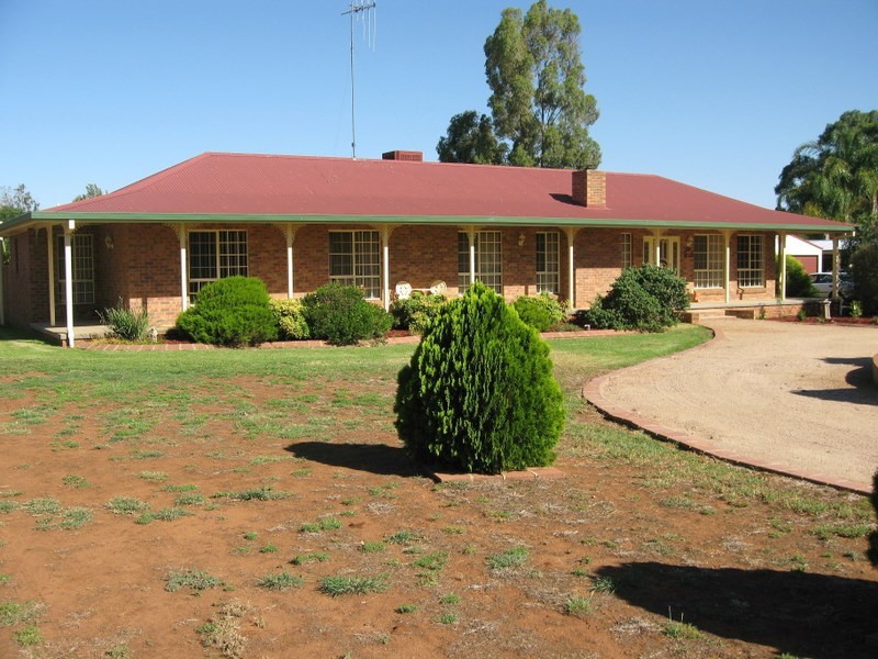 239 Nash Street, Parkes NSW 2870