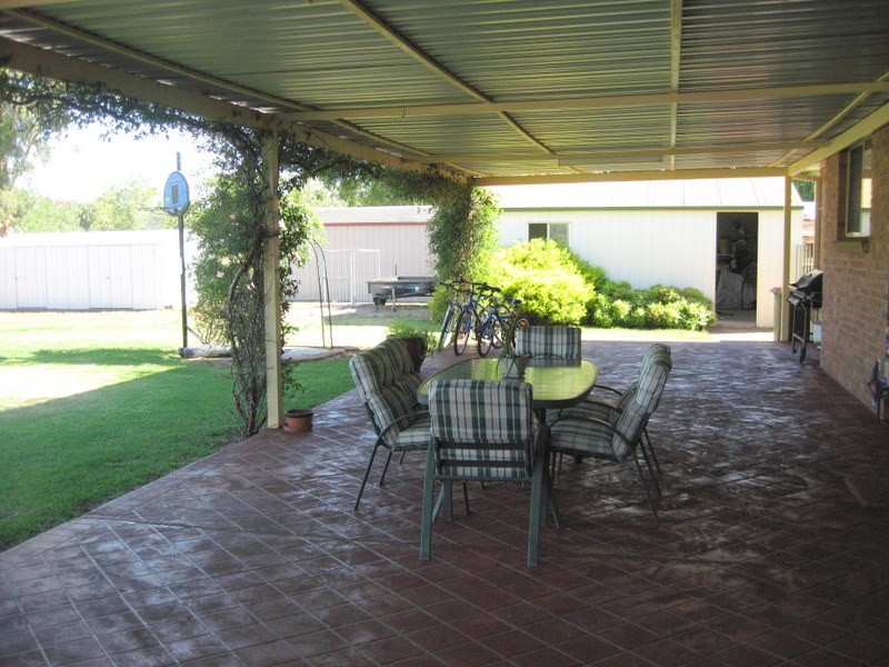 239 Nash Street, Parkes NSW 2870