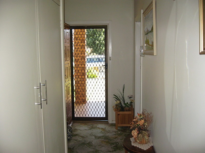 9 Downes Crescent, Parkes NSW 2870