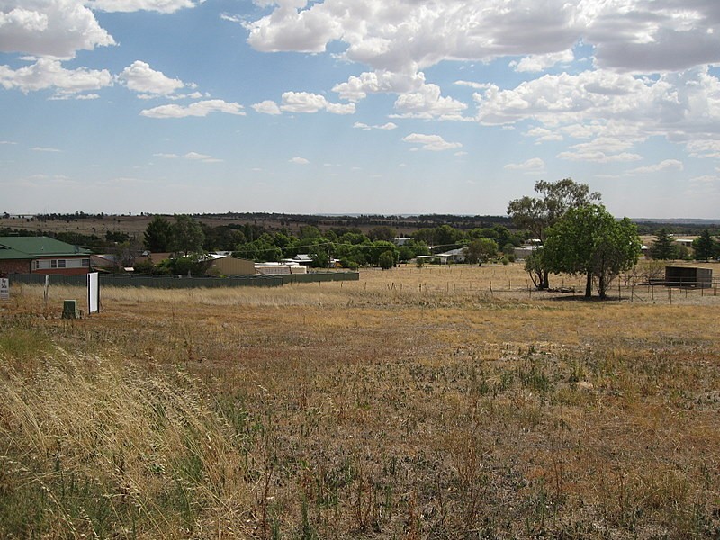 11 Highland Avenue, Parkes NSW 2870