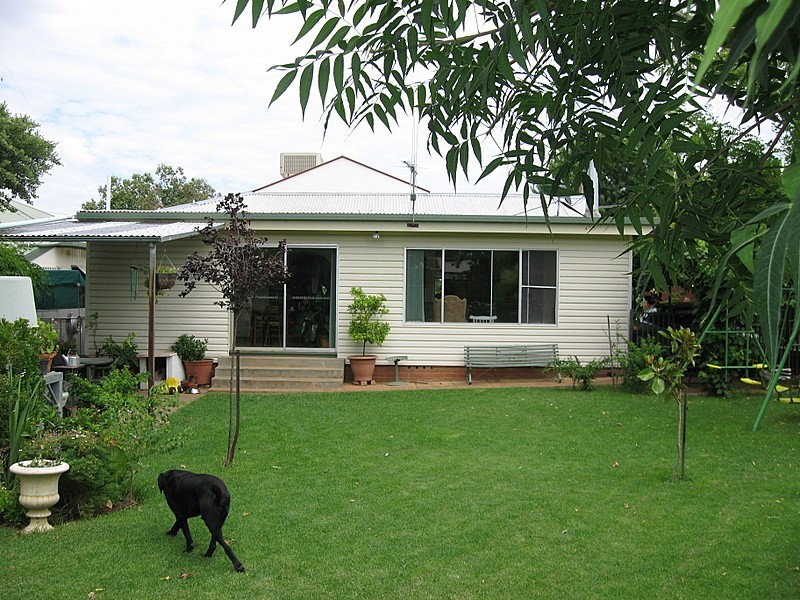 3 Waratah Street, Parkes NSW 2870