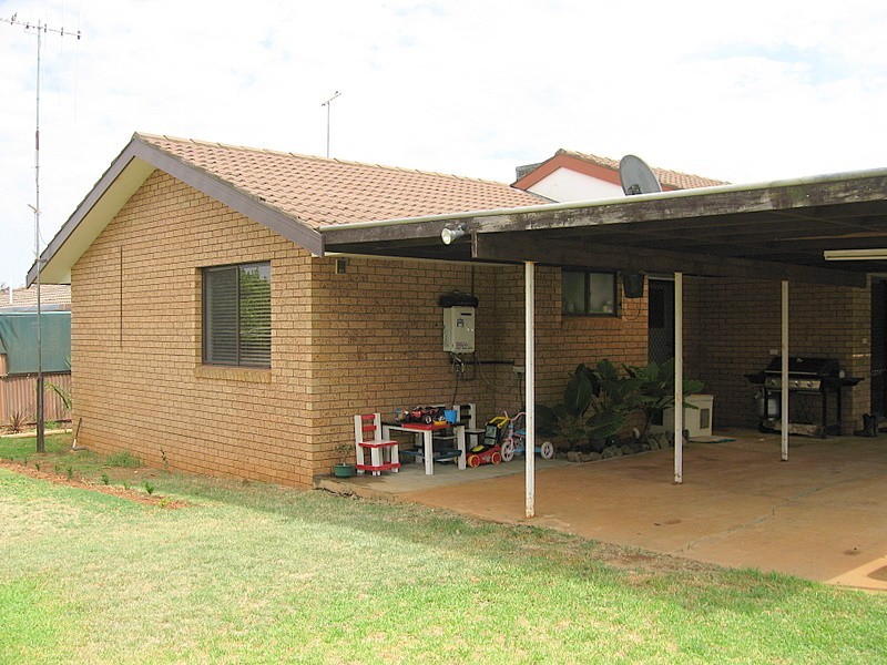 33 Webb Street, Parkes NSW 2870