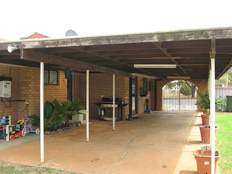 33 Webb Street, Parkes NSW 2870