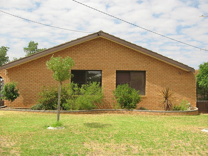 33 Webb Street, Parkes NSW 2870