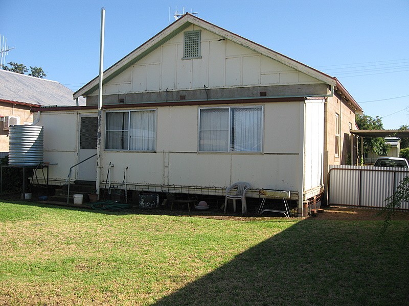 37 Cecile Street, Parkes NSW 2870