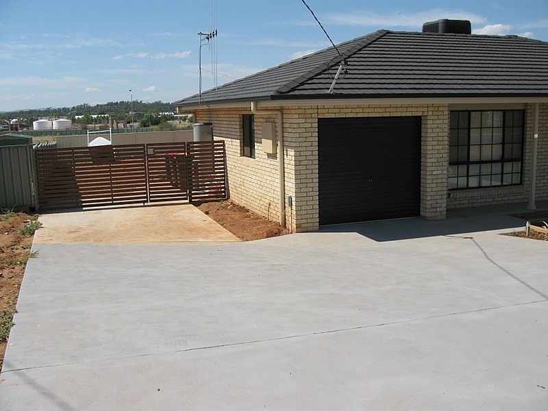 33 Blaxland Street, Parkes NSW 2870