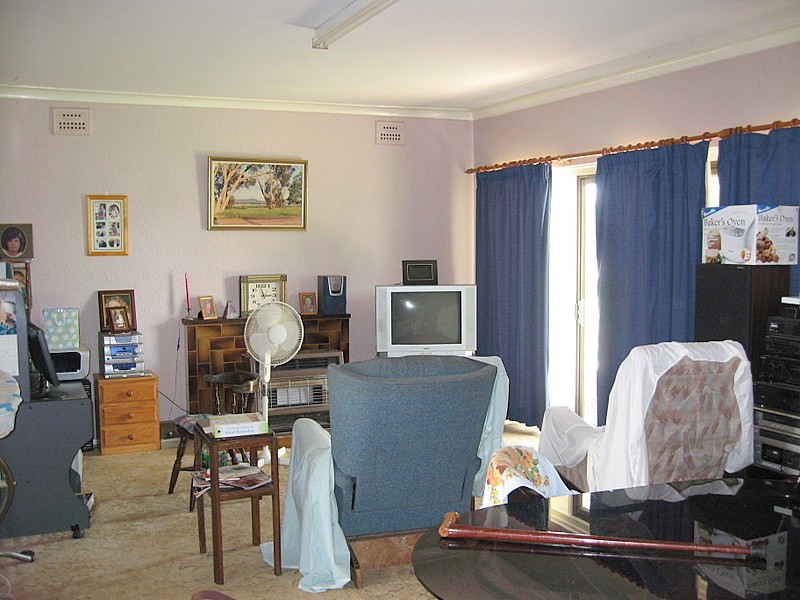 11 Middleton Street, Parkes NSW 2870