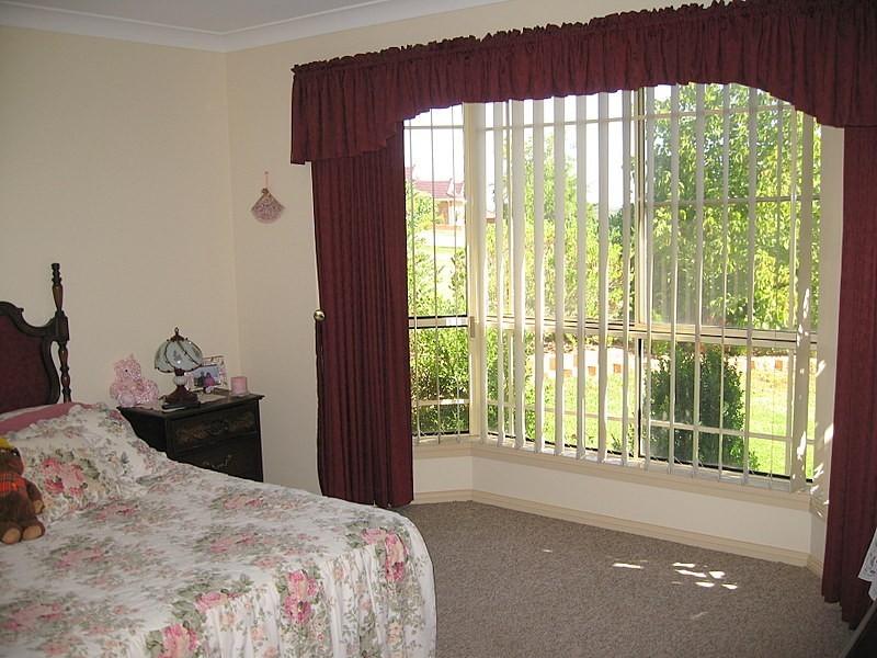 27 Glenburnie Close, Parkes NSW 2870