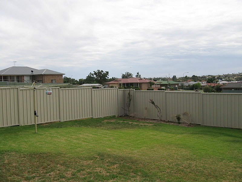 39 Rosewood Avenue, Parkes NSW 2870