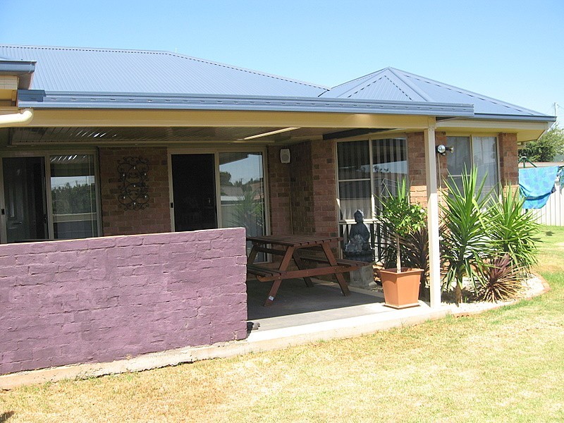 10 Avoca Place, Parkes NSW 2870