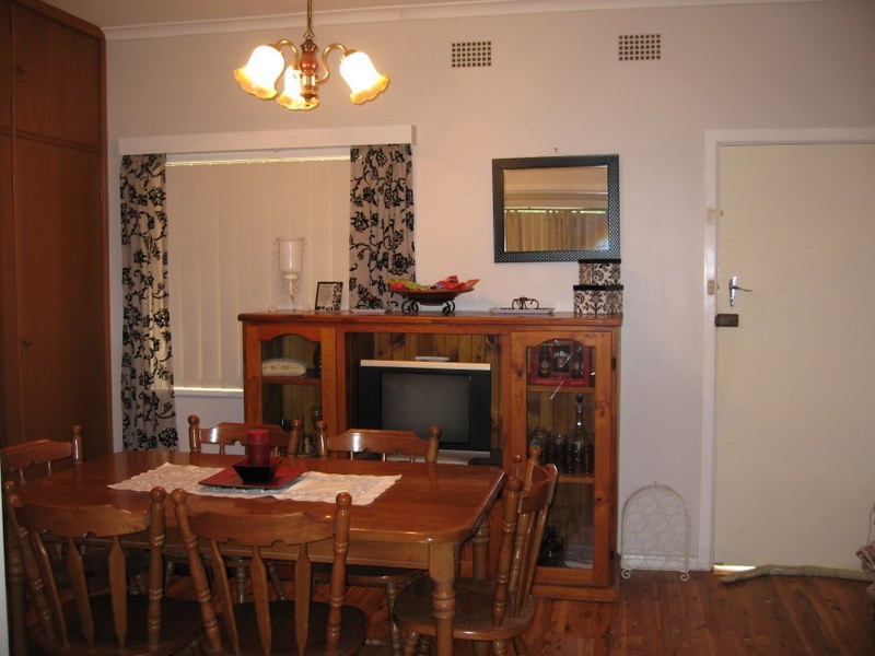 15 Victoria Street, Parkes NSW 2870