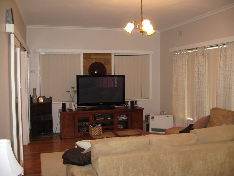 15 Victoria Street, Parkes NSW 2870