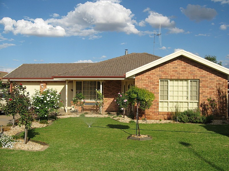 28 Ebelina Crescent, Parkes NSW 2870