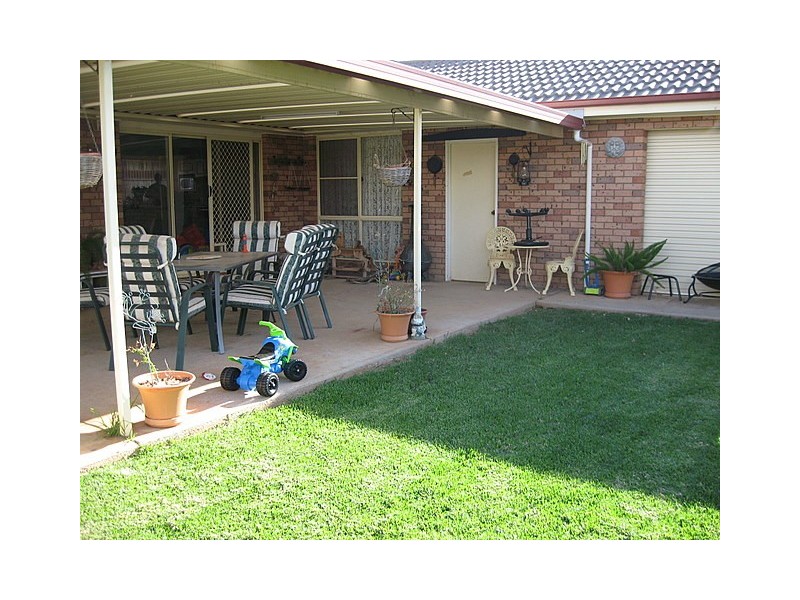 28 Ebelina Crescent, Parkes NSW 2870