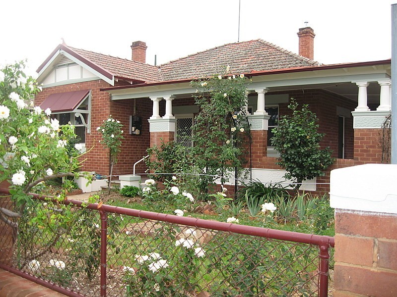 24 Victoria Street, Parkes NSW 2870