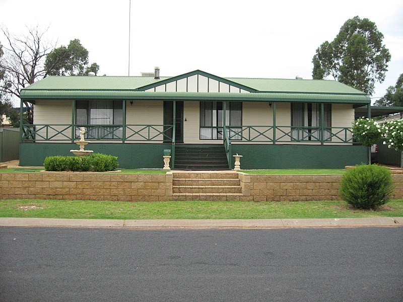 7 Paterson Street, Parkes NSW 2870