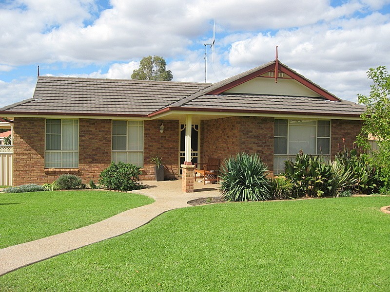 3 John Curtin Street, Parkes NSW 2870