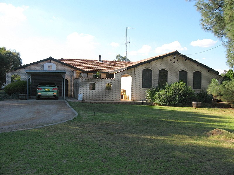 34 Kelly Road, Parkes NSW 2870