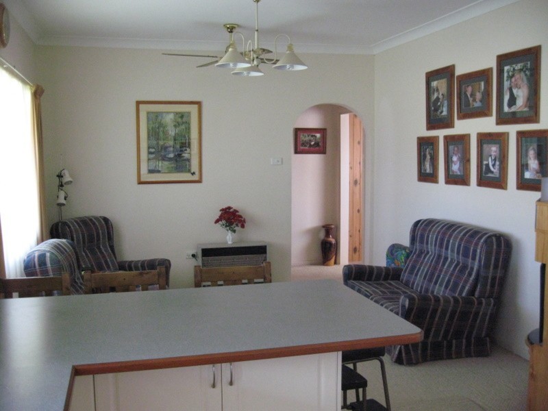 18 Barton Street, Parkes NSW 2870