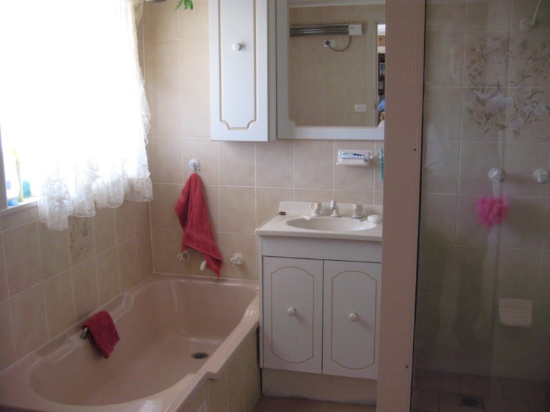 18 Barton Street, Parkes NSW 2870
